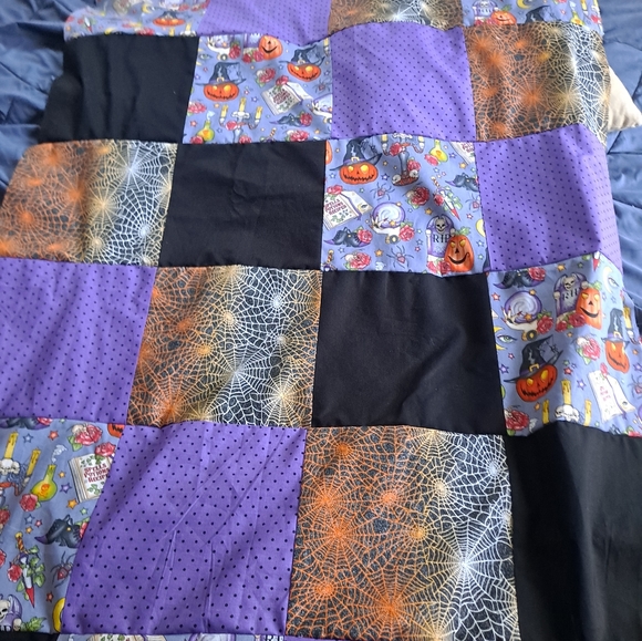 Bedding - Picture 2 of 2